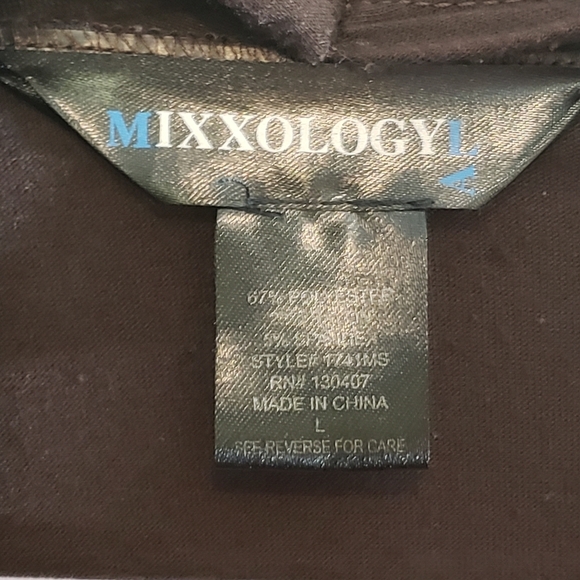 Mixology Brown Short sleeved Shrug - Picture 2 of 3